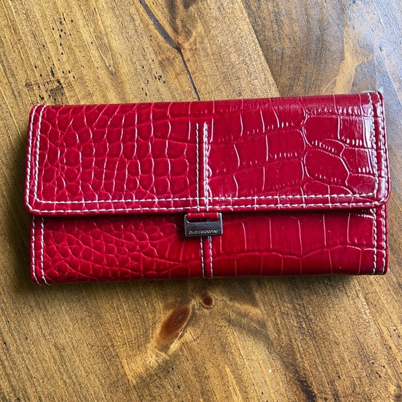 Liz Claiborne clutch - Picture 1 of 8